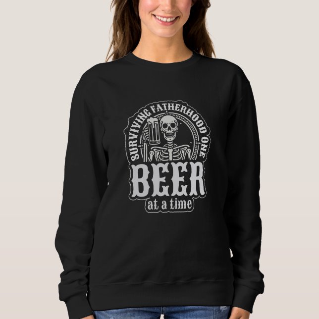 Sudadera la paternidad sobreviviente una cerveza a la vez,  (Anverso)