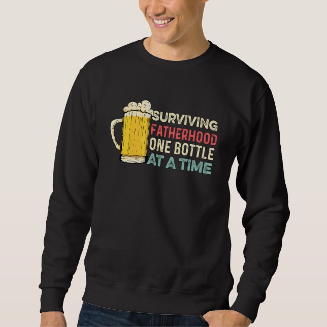 Sudadera La paternidad una botella a la vez el día del padr (Anverso)