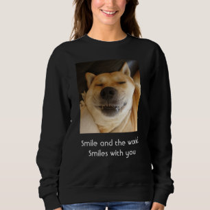 Sudadera lindo perro gracioso sonriendo con eslogan ascende