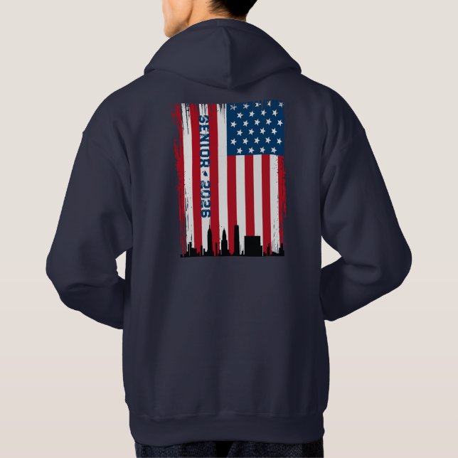 Sudadera Línea de Skyline NYC de Bandera Americana Collage  (Reverso)