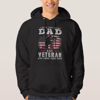 Sudadera Los Hombres Tengo Dos Títulos Papá Y Veterano Y Yo