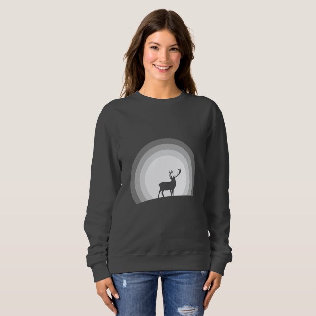 Sudadera Majestic Stag Silhouette Under Lunar Light (Anverso completo)
