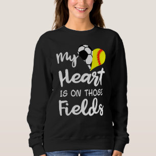 Sudadera Mi Corazón Está En Esos Campos De Fútbol Gracioso