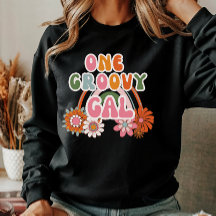 Mujeres retro de arcoiris con flores de gal