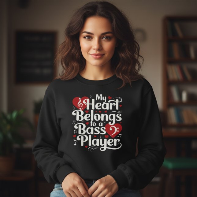 Sudadera My Heart Belongs to a Bass Player Funny Musician (Subido por el creador)