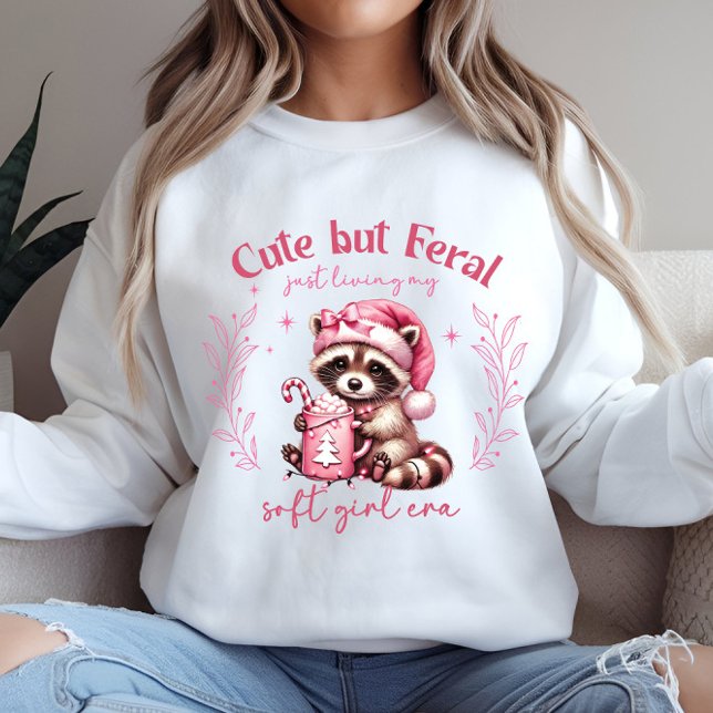 Sudadera Navidades rosados (Christmas sweatshirt for Women - Adorable Pink Christmas vibes - Baby Raccoon Girl)