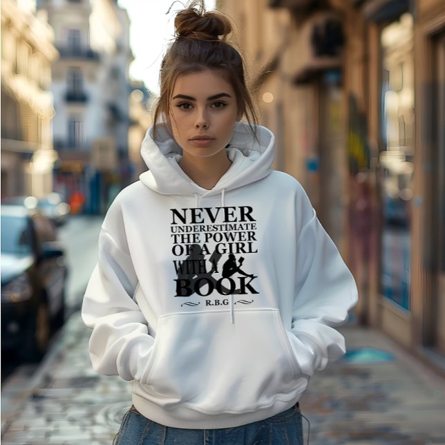Sudadera Nunca subestimar a un chica con un libro (Subido por el creador)