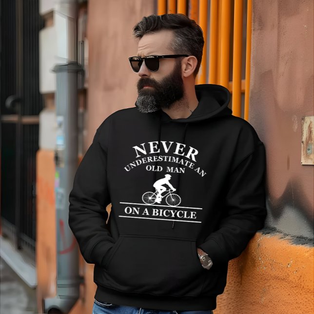 Sudadera Nunca Subestimes a un Hombre Mayor en una Biciclet (Subido por el creador)