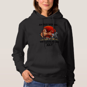 Sudadera Nunca Subestimes A Una Vieja Que Ama Los Caballos