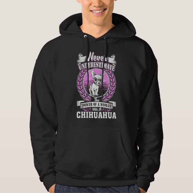 Sudadera Nunca Subestimes El Poder De Una Mujer Con Un Ch (Anverso)