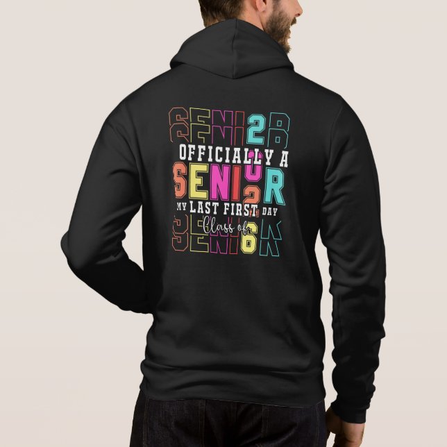 Sudadera Oficialmente un mayor 2026 Mi último primer día (c (Reverso)