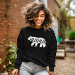 Sudadera Oso mamario blanco y negro<br><div class="desc">Prendas de vestir personalizado con la imagen moderna de Mama Bear. Visite nuestra tienda para conocer el diseño de Baby Bear. Utilice las herramientas de diseño para personalizar el diseño con sus propios colores, textos e imágenes. Elija entre una amplia gama de camisetas para mujeres y niños, trajes para bebés...</div>