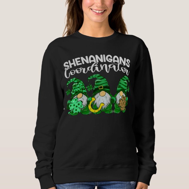 Sudadera Patrick Gnomes Shenanigans Coordinator Patricks Da (Anverso)