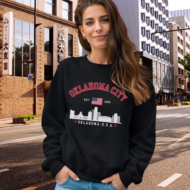 Sudadera Patriotic Oklahoma City Flag & Skyline Hoodie (Subido por el creador)