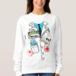 Sudadera Personalizado Funny Forensic Science Lab Costume d<br><div class="desc">Vestido como el científico forense supremo con nuestra "Divertida camiseta de vestuario del laboratorio de ciencias forenses de Personalizado". Esta camisa presenta un hilarante diseño de capa de laboratorio, con bolsillos llenos de informes de ADN, herramientas forenses y una serie de huesos. Personalízalo con tu nombre o profesión para un...</div>