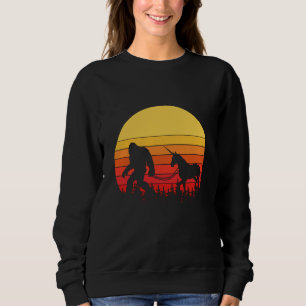Sudadera Pie grande y unicornio en un diseño retro