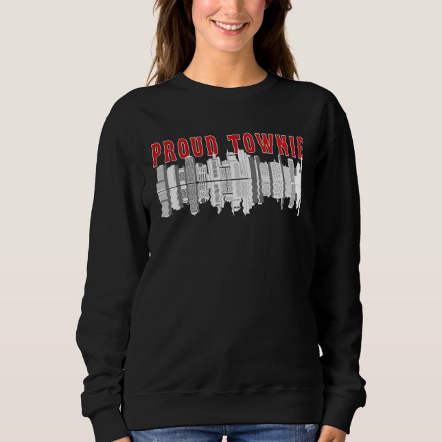 Sudadera Proud Townie Boston Skyline (Anverso)