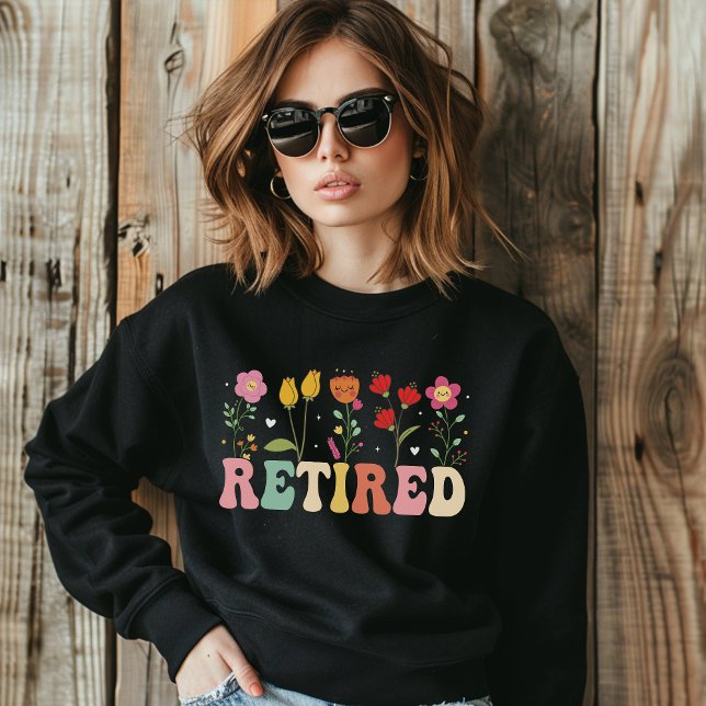 Sudadera Retro Groovy "RETIRED" – 70s Style Retirement (Subido por el creador)