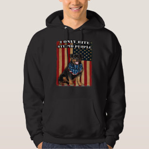 Sudadera Rottweiler patriótico Yo Solo Bite A Estúpidos