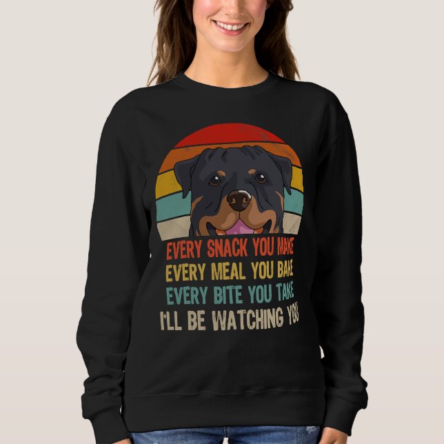 Sudadera Rottweiler Retro Cada Snack Que Se Sirve Cada Comi (Anverso)
