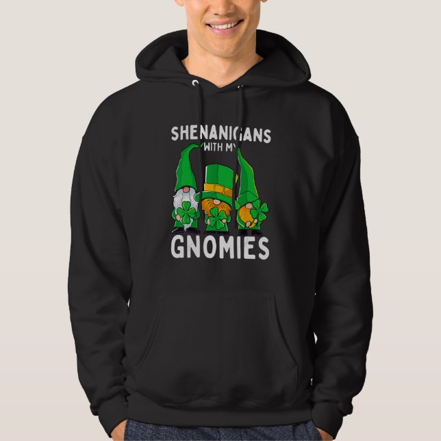 Sudadera Shenanigans con mis gnomies el hogar del Día de Sa (Anverso)