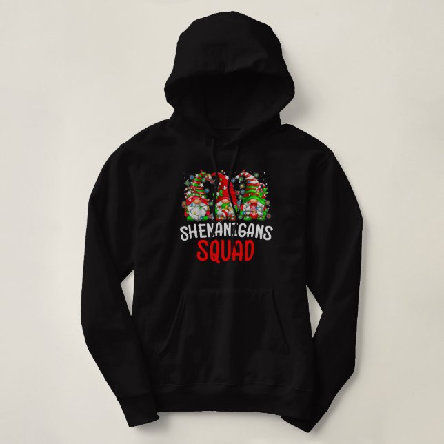 Sudadera Shenanigans Squad Gnomes enciende a Navidades Paja (Diseño del anverso)
