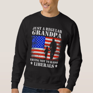 Sudadera Solo Un Abuelo Regular Que Intenta No Alzar A Los