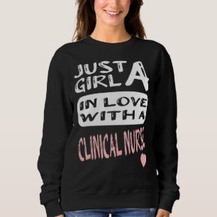 Sudadera Sólo Un Chica Enamorado De Una Enfermera Clínica 2