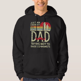 Sudadera Sólo Un Padre Común Y Corriente Tratando De No Cri