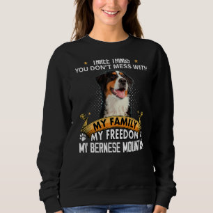 Sudadera Tres cosas que no se mezclan con la montaña de Ber