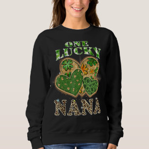 Sudadera Un afortunado Nana Heart St Patricks Day Nana Funn