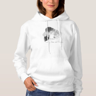 Sudadera Un tierno dibujo amoroso de un chica besando a un 