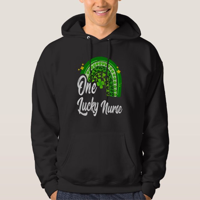 Sudadera Una Enfermera Afortunada Rn St Patricks Day Enferm (Anverso)