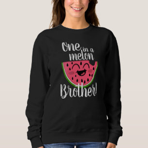 Sudadera Uno En Un Grupo De Hermanos Fiestas De Melón Que C