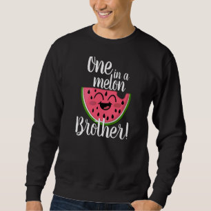 Sudadera Uno En Un Grupo De Hermanos Fiestas De Melón Que C