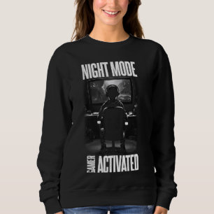Sudadera Videojuegos. Modo nocturno, jugador activado.