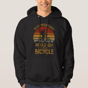 Sudadera Vintage Nunca Subestimes a un Viejo Tipo en Bicicl