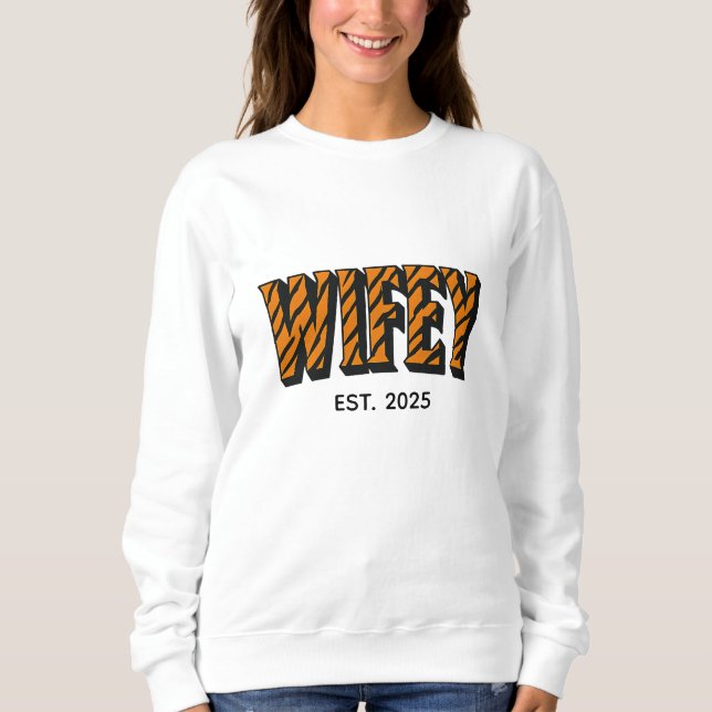 Sudadera Wifey Bold Tiger Print  (Anverso)