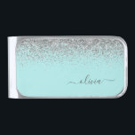 Sujeta Billetes Plateado Aqua Blue - Monograma de Purpurina plateado Verde<br><div class="desc">Aqua Blue - Purpurina de espuma Verde azulada y plateada Cepilló Monograma Metalizado Clip de dinero. Esto hace que la graduación perfecta, dulce cumpleaños de 16 años, boda, ducha de novia, aniversario, ducha de bebé o fiesta de soltera sea un regalo para alguien que ama el lujo glam y los...</div>