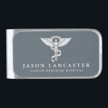 Sujeta Billetes Plateado Gris pizarra conocido de encargo profesional de la<br><div class="desc">Un gran regalo para un profesional médico de la quiropráctica. El clip del dinero ofrece un fondo del gris de pizarra y un caduceo clásico de la quiropráctica. Por debajo esto es un punto para el nombre y una segunda línea de su o su beneficiario del regalo para la información...</div>