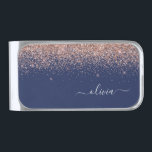 Sujeta Billetes Plateado Monograma de Purpurina rosa Rubor Rosa azul de la<br><div class="desc">El Rosa Gold Rubor Pink and Navy Blue Sparkle Purpurina Cepilló Monograma Metalizado Dinero Clip. Esto hace que la graduación perfecta, dulce cumpleaños de 16 años, boda, ducha de novia, aniversario, ducha de bebé o fiesta de soltera sea un regalo para alguien que ama el lujo glam y los estilos...</div>