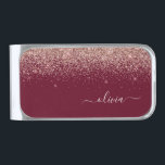 Sujeta Billetes Plateado Monograma de Purpurina rosa Rubor Rosa de Borgoña<br><div class="desc">El Rosa Gold Rubor Pink and Burgundy Sparkle Purpurina Cepilló el Metalizado Monograma Nombre Dinero Clip. Esto hace que la graduación perfecta, dulce cumpleaños de 16 años, boda, ducha de novia, aniversario, ducha de bebé o fiesta de soltera sea un regalo para alguien que ama el lujo glam y los...</div>