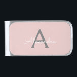 Sujeta Billetes Plateado Monograma de Rubor Gris rosa moderno con guión de<br><div class="desc">Rubor Pink and Grey Simple Script Monograma Nombre Dinero Clip. Esto hace que la graduación perfecta,  dulce cumpleaños de 16 años,  boda,  ducha de novia,  aniversario,  ducha de bebé o fiesta de soltera sea un regalo para alguien que ama el lujo glam y los estilos de moda.</div>