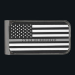 Sujeta Billetes Plomizo Monograma de bandera estadounidense de línea gris<br><div class="desc">Este clip de dinero,  en honor a los oficiales correccionales,  presenta una bandera norteamericana de fina línea gris,  en blanco y negro,  junto con un nombre que usted puede personalizar.</div>