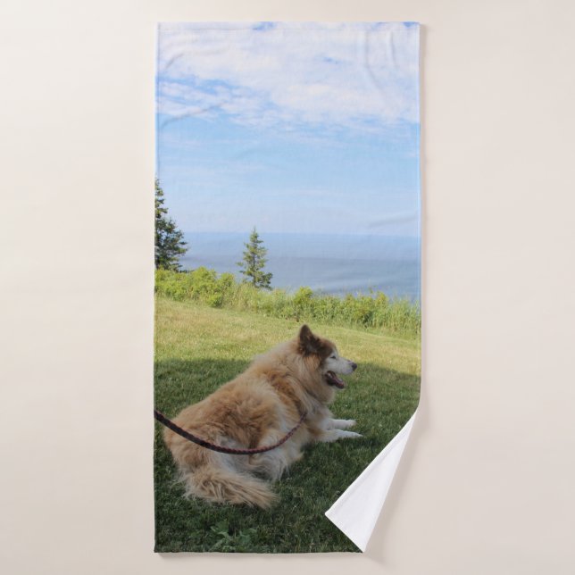 Suka Enjoying Cape George Bath Towel (Toalla de baño)