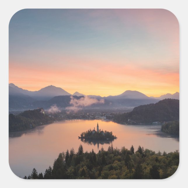 Sunrise over Lake Bled pegatina (Anverso)