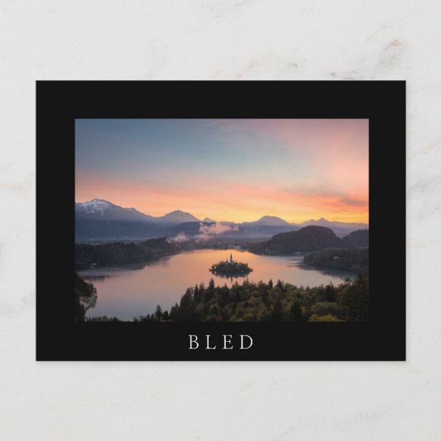 Sunrise sobre Lake Bled postal negra (Anverso)