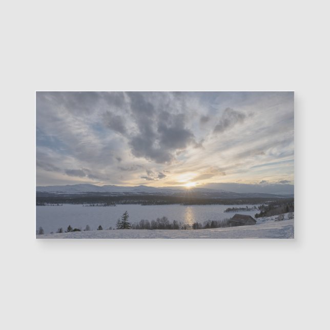 Sunset over frozen lake (Anverso)