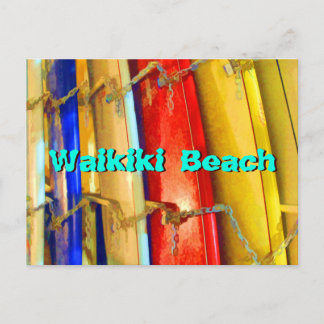 Surfboards en la postal de la playa de Waikiki