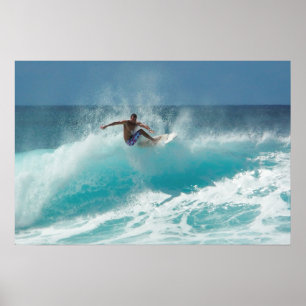 Surfista en una impresión de cartel de ola grande